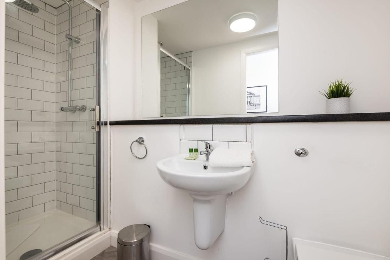 Host Apartments - Spacious 3 Bed Apartment With 3 Ensuites Liverpool Exterior photo